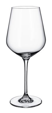 Eleganter Rotweinkelch aus klarem Glas, seitliche Ansicht