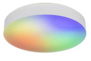 Witte, ronde plafondlamp met RGB-kleurverloop licht, gezien schuin van onderen (onderaanzicht) op een witte achtergrond