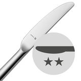 Nahaufnahme eines modernen Edelstahlmessers aus dem Besteckset Sentic, seitliche Perspektive.