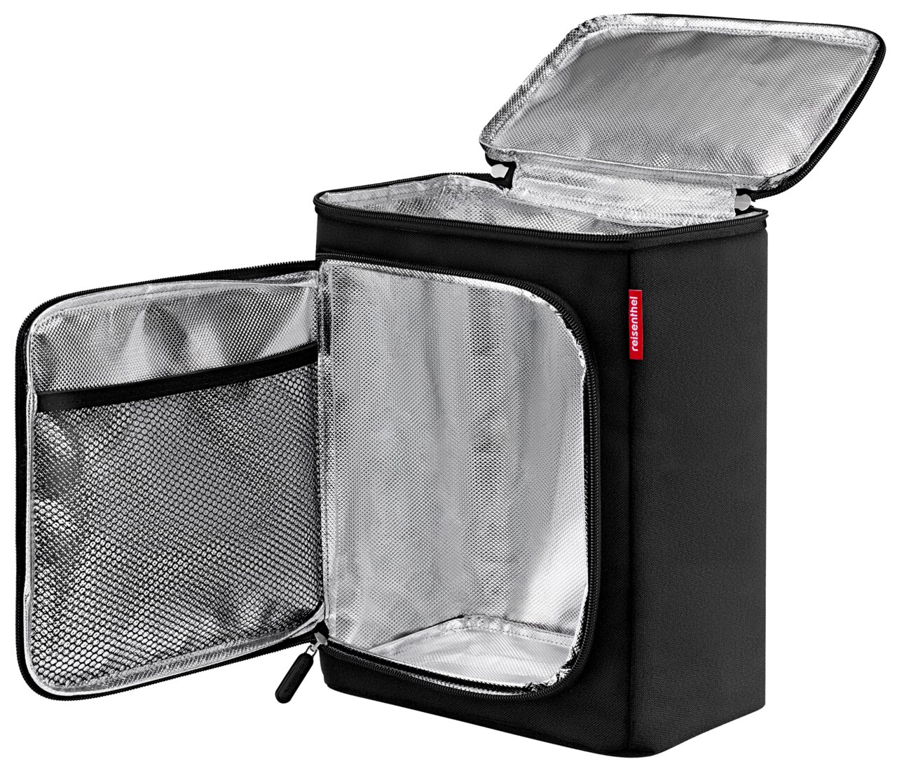 Schwarze Kühltasche mit geöffnetem Deckel und Front, silberne Isolierung sichtbar, seitliche Perspektive