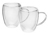 Zwei transparente doppelwandige Kaffeebecher mit Henkel, seitliche Perspektive
