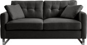 Dunkelgraues 2-Sitzer-Stoffsofa mit zwei Kissen, gesteppter Rückenlehne und Metallfüßen, Frontansicht.