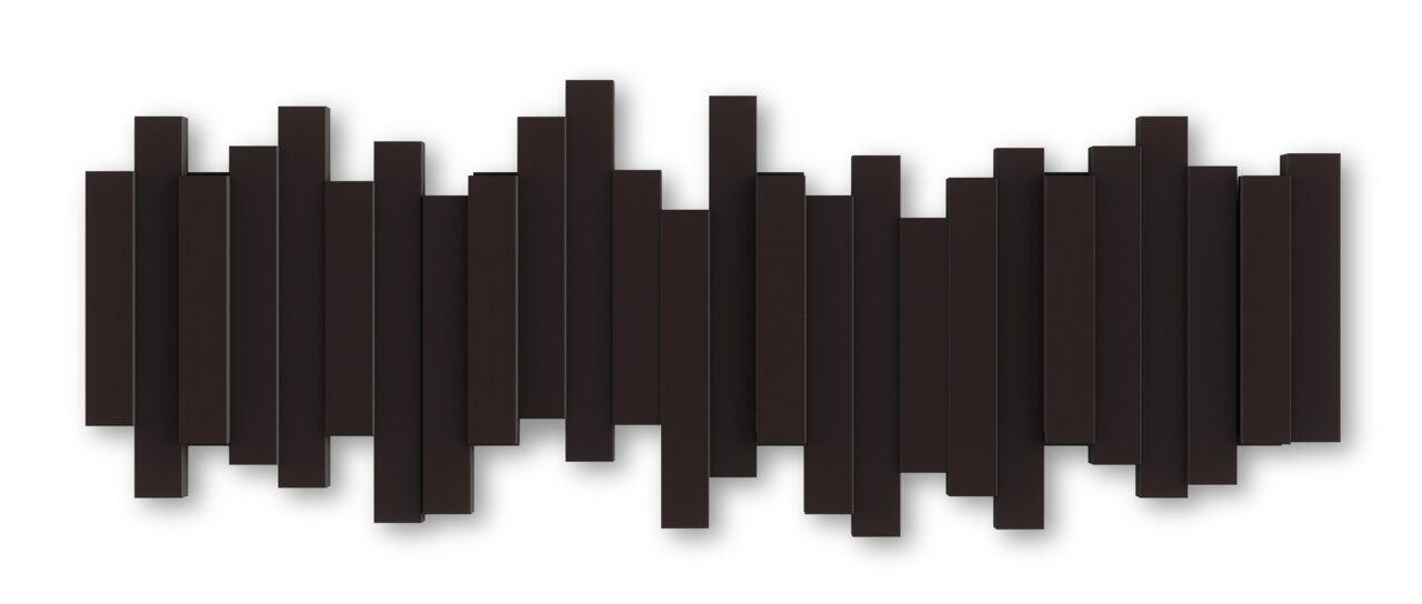 Moderne Wandgarderobe mit vertikalen, unterschiedlich langen schwarzen Streben, frontal betrachtet.