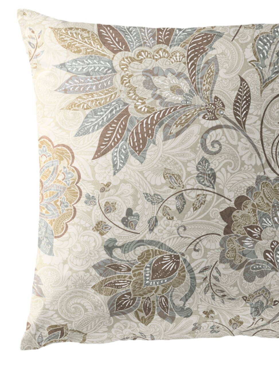 Nahaufnahme eines dekorativen Kissenbezugs mit floralem Muster in Beige-, Braun- und Grautönen.