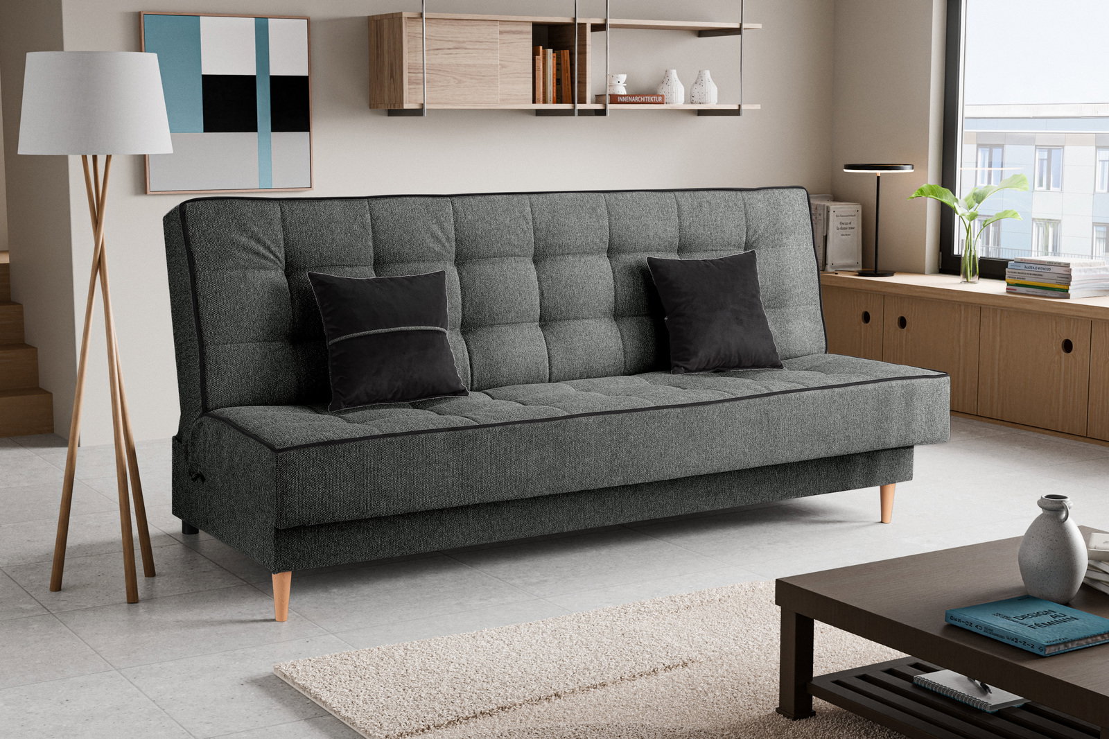Graues Schlafsofa mit drei Sitzplätzen, frontal fotografiert, in einem modernen Wohnzimmer mit Holzmöbeln und Dekorationen.