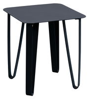 Moderner schwarzer Beistelltisch mit Metallbeinen, seitliche Perspektive