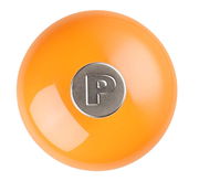 Obere Ansicht einer ofenroten Pfeffermühle mit einem silbernen 'P' auf der Oberseite.