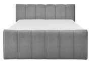 Graues Boxspringbett in Frontalansicht mit gestepptem Kopf- und Fußteil