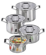 Vier-teiliges Topf-Set BOLOGNA aus Edelstahl mit Glasdeckeln, seitliche Perspektive