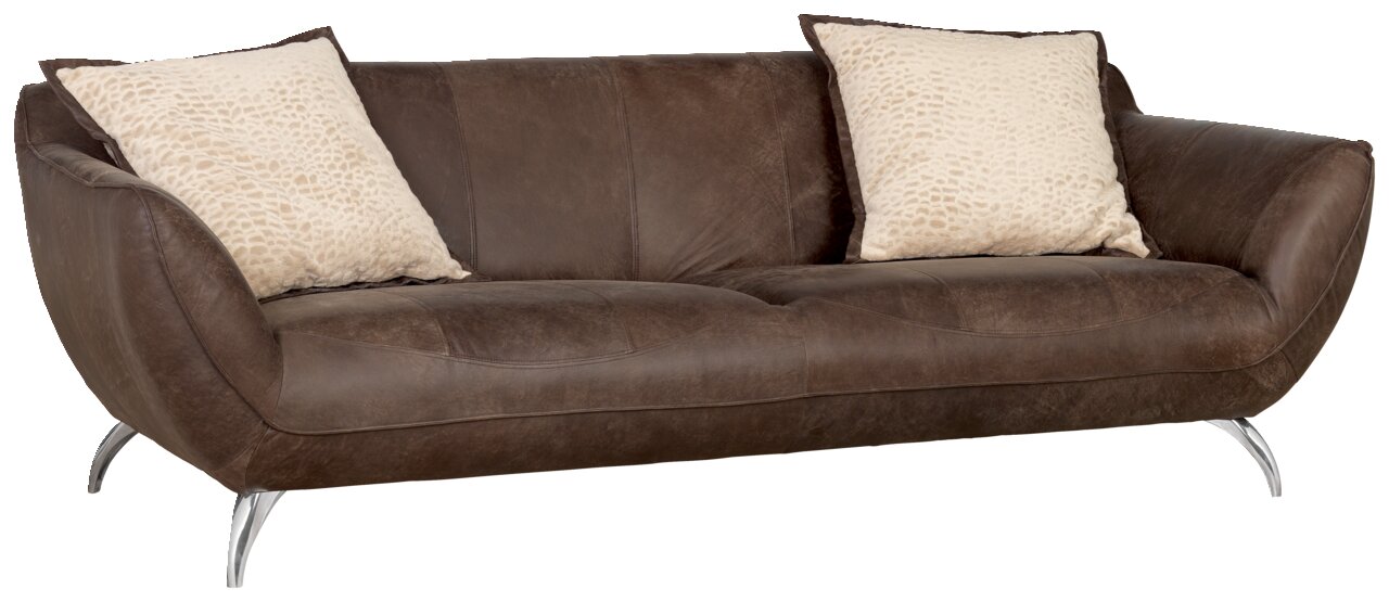Braunes 2-sitziges Sofa mit geschwungenen Armlehnen und zwei cremefarbenen Kissen, seitliche Perspektive