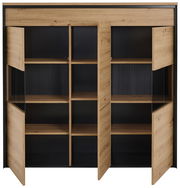 Frontale Ansicht eines Highboards mit offenen Holztüren und mehreren Regalfächern in Holzoptik.