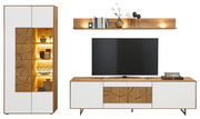 Moderne Wandkombination mit Holz- und Weißakzenten, bestehend aus einem hohen Schrank mit Glaselementen und einem TV-Board, frontal betrachtet.