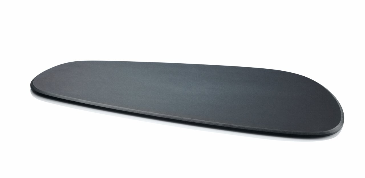 Schwarzes, flaches Servierbrett Pebble in asymmetrischer Form, seitliche Perspektive