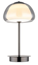 Moderne Tischleuchte AVILA mit glänzendem Metallfuß und elegantem, halbtransparentem Lampenschirm, Frontalansicht.