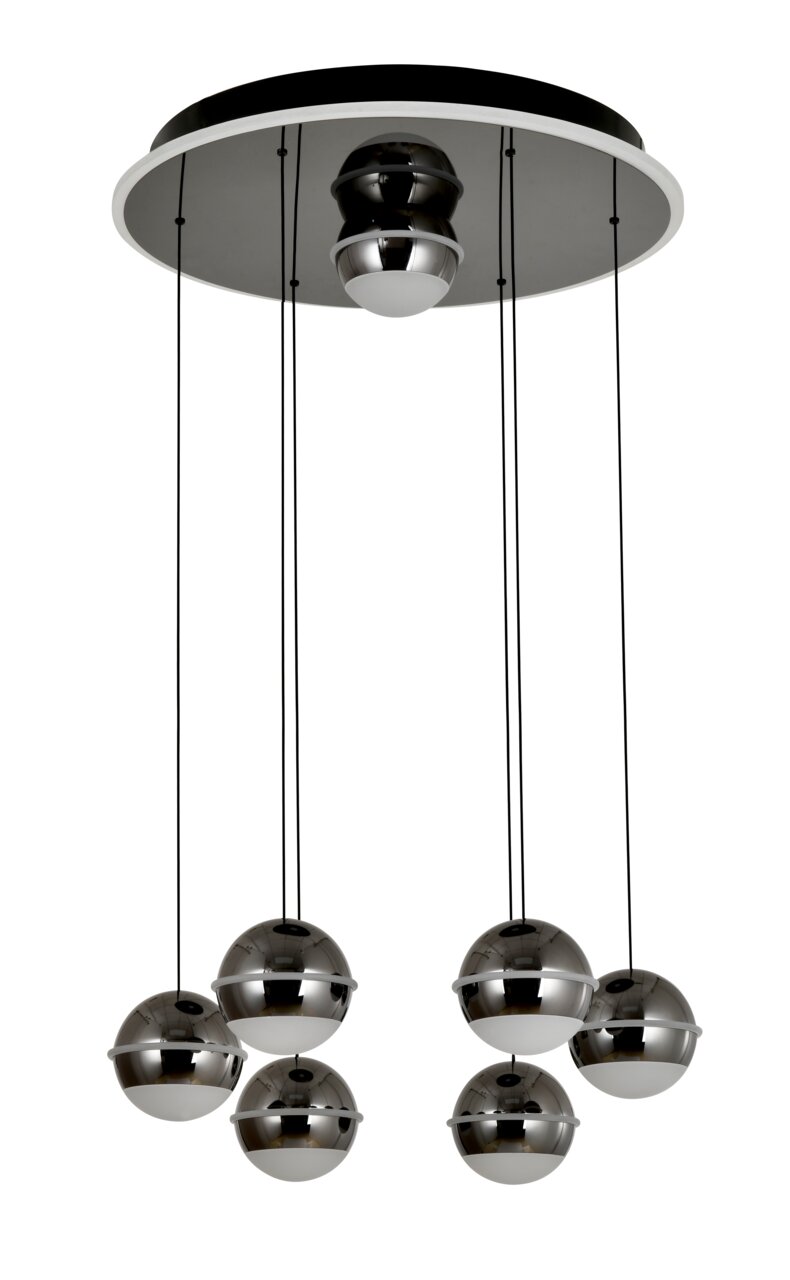 Moderne LED-hanglamp met zeven bolvormige lampen, hangend aan een ronde plafondplaat, gezien vanaf de zijkant.