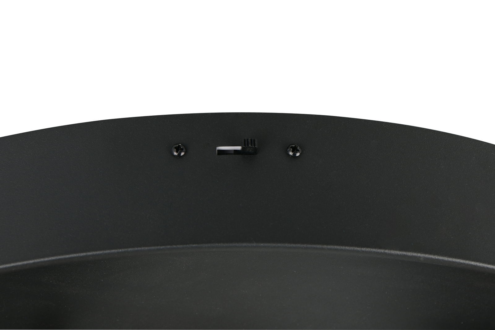 Trio Leuchten Deckenleuchte ORBIT Nahaufnahme einer schwarzen Deckenleuchte mit Schrauben und Schalter, von unten betrachtet.