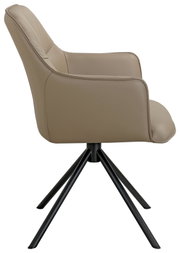Zijaanzicht van een comfortabele taupekleurige armstoel met zachte bekleding, hoge rugleuning en zwart metalen vierpootsonderstel.