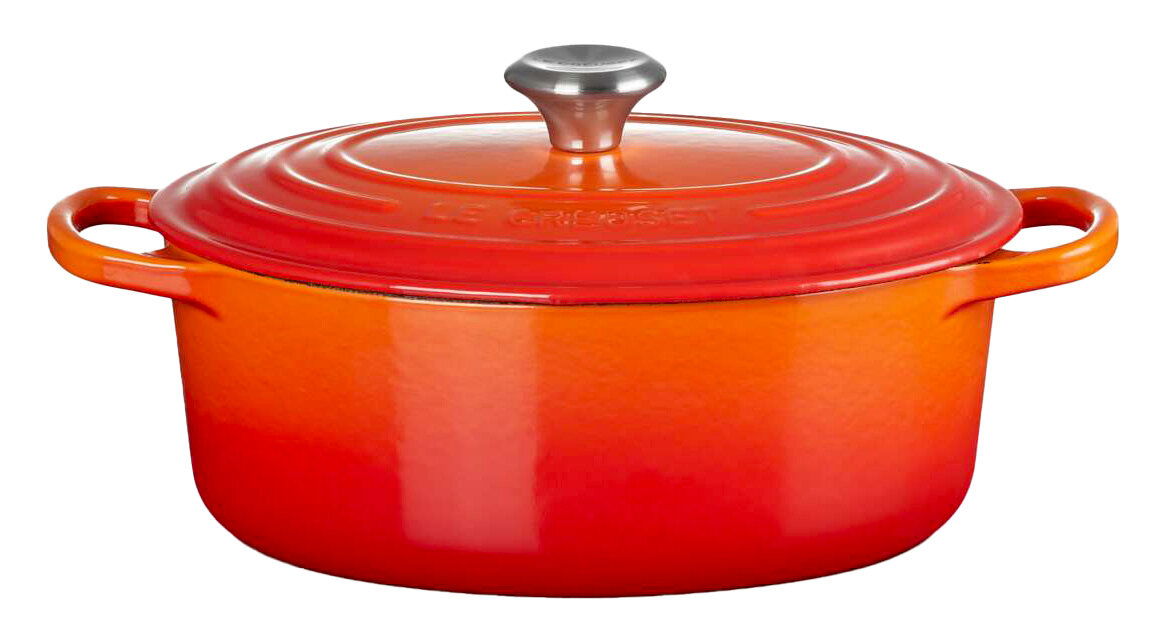 Ovaler Bräter in Ofenrot mit Deckel, seitliche Perspektive