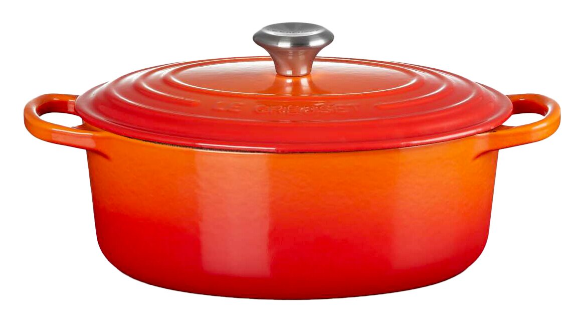 Ovaler Bräter in Ofenrot mit Deckel, seitliche Perspektive