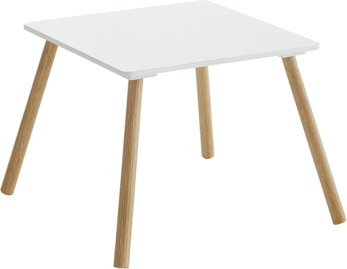 Weißer, quadratischer Tisch mit abgerundeten Ecken und vier schräg stehenden Holzbeinen, freigestellt auf weißem Hintergrund, Perspektive: schräg von oben (3/4-Ansicht).