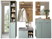 Garderoben-Set BARI in modernem Design mit mintgrünen Fronten und Holzelementen, bestehend aus einem hohen Schrank, einer Sitzbank mit Stauraum, einem Wandpaneel mit Haken und einem Spiegel. Frontalansicht.