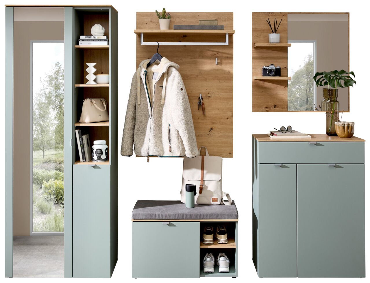 Garderoben-Set BARI in modernem Design mit mintgrünen Fronten und Holzelementen, bestehend aus einem hohen Schrank, einer Sitzbank mit Stauraum, einem Wandpaneel mit Haken und einem Spiegel. Frontalansicht.