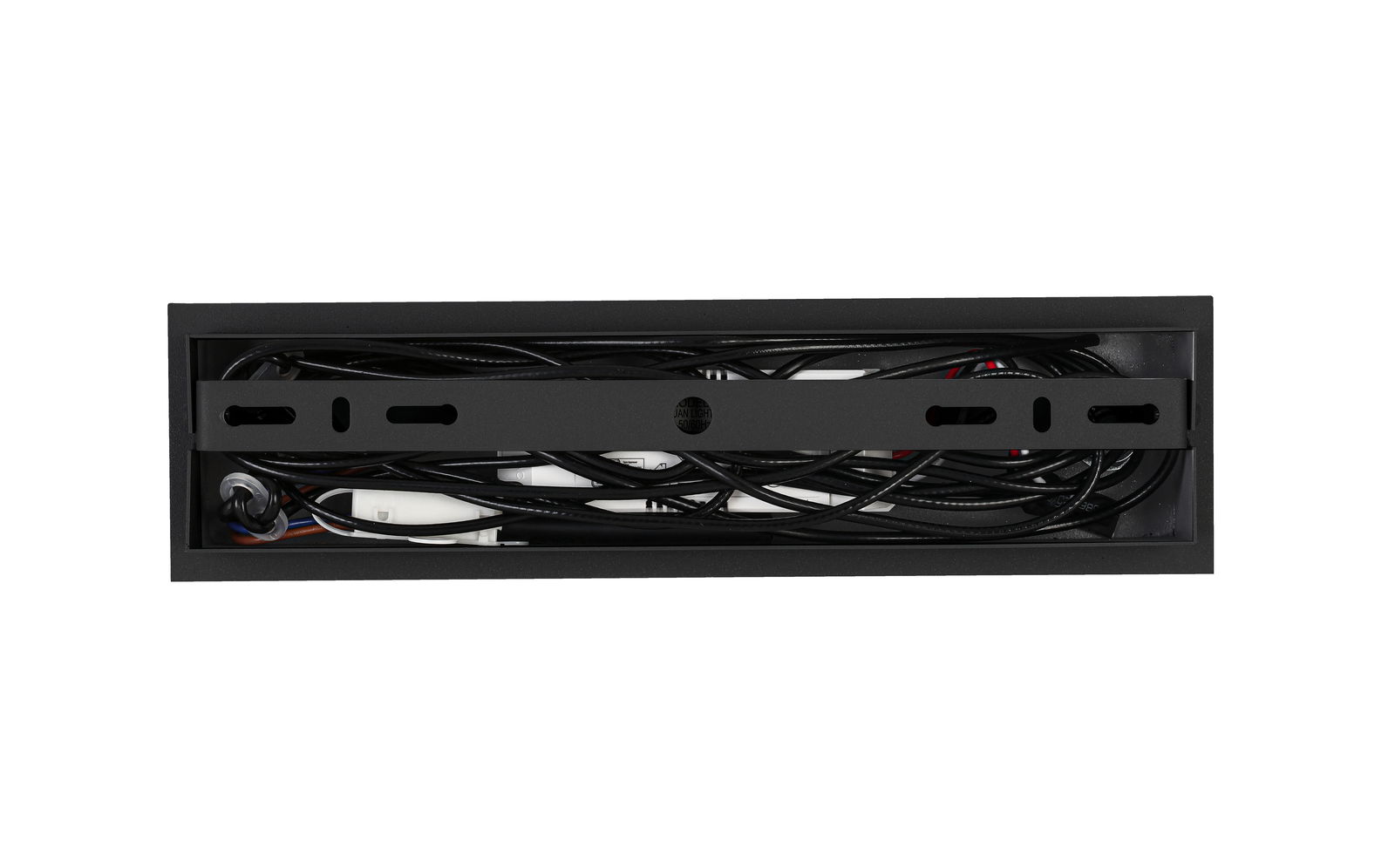 Ansicht von unten auf die schwarze rechteckige Basis einer LED-Hängeleuchte mit sichtbaren Kabeln und Befestigungselementen.