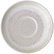 Kaffeeuntertasse aus Keramik in Draufsicht mit dezentem Farbverlauf in Beige und Lila, 16x3cm