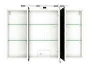 Spiegelschrank mit drei Türen, geöffnet, mit Glasregalen und integrierter Steckdose, Frontalansicht