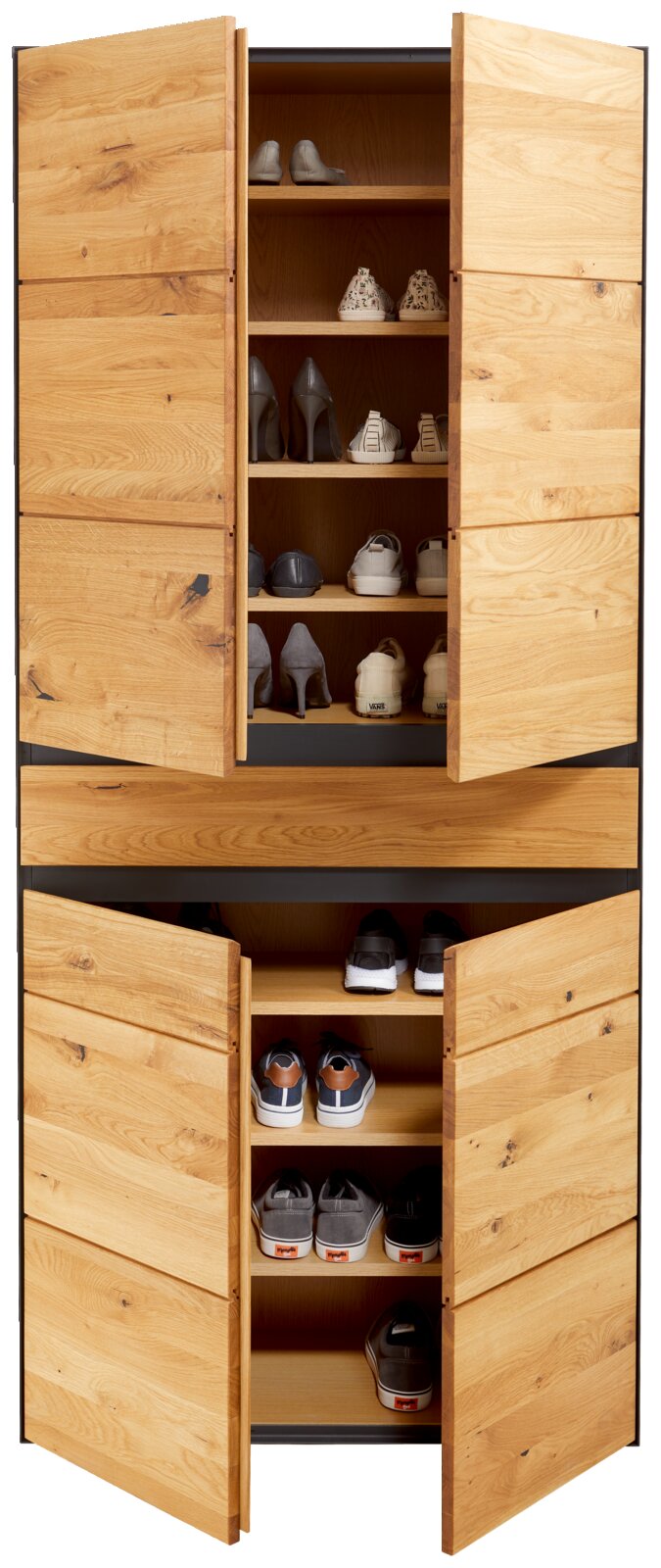 XXL-Schuhschrank aus Holz mit offenen Türen, gefüllt mit verschiedenen Schuhen, frontal betrachtet