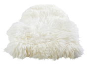 Weißes Lammfell Patchwork, ca. 45x65 cm, aus der Vogelperspektive fotografiert.