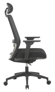 Seitliche Ansicht eines schwarzen Drehstuhls mit Kopfstütze und Armlehnen.