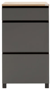 Frontansicht einer modernen, grauen Kommode mit drei Schubladen und einer Holzoberfläche.