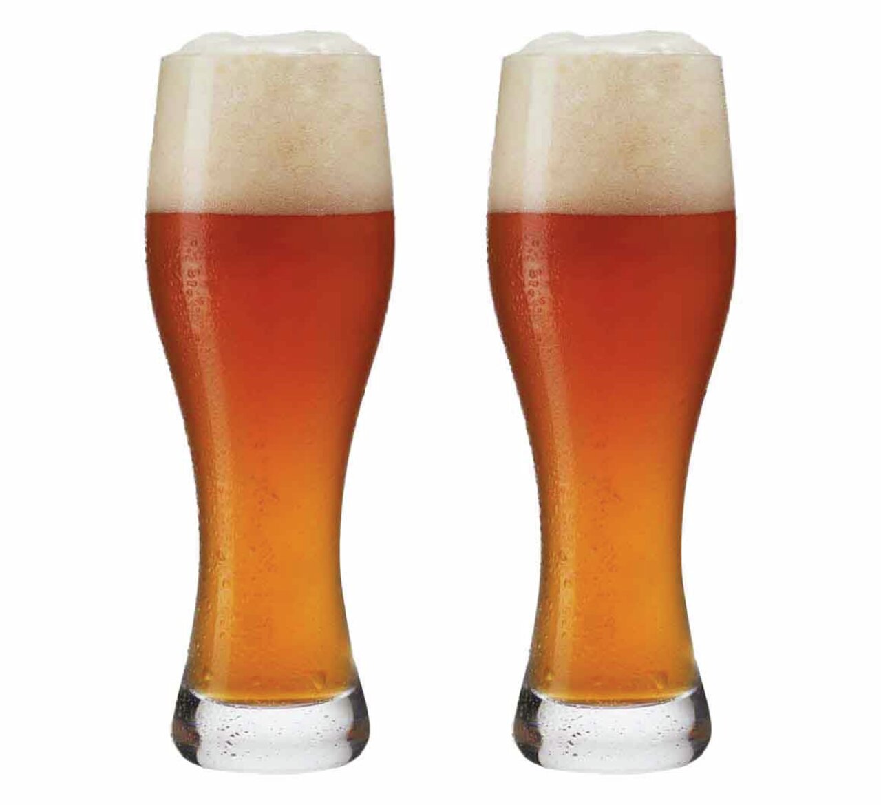 Zwei gefüllte Weizenbiergläser mit Schaumkrone, frontal betrachtet.