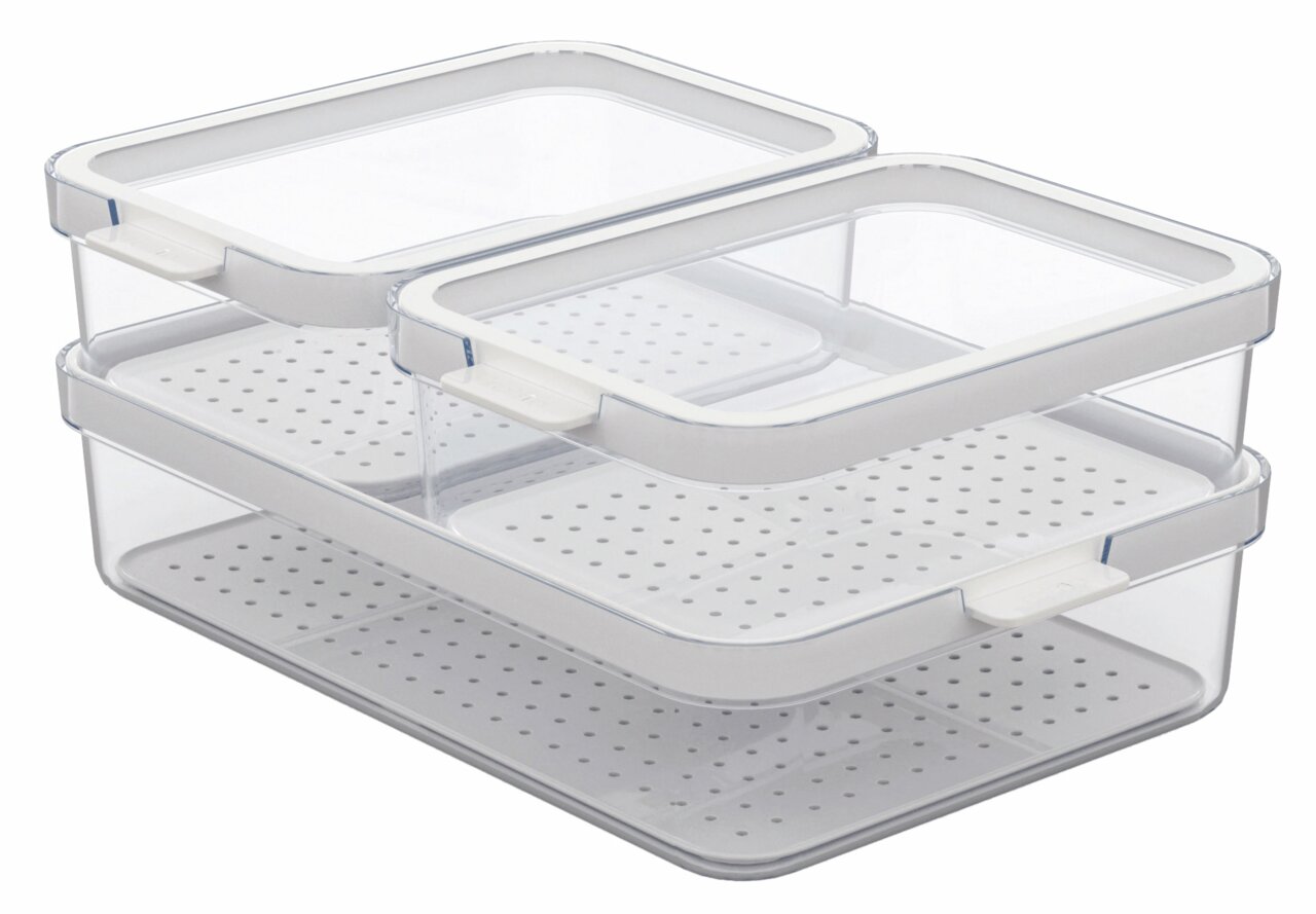 rotho Kühlschrank Organizer 3-tlg. CAUMA Dreiteiliges Kühlschrankorganizer-Set aus transparentem Kunststoff mit weißen Deckeln, stapelbar und mit Belüftungslöchern, seitliche Perspektive