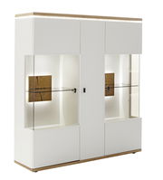 Modernes Highboard in Weiß mit Holzdetails und Glasvitrinen, seitliche Perspektive