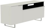 Modernes TV-Lowboard in hellem Design mit zwei Türen und einem offenen Fach, seitliche Perspektive