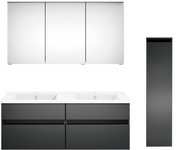 Moderne Badkombination mit Doppelwaschbecken, Spiegelschrank und hohem Seitenschrank, Frontalansicht.