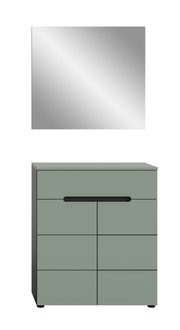 Modernes Sideboard/Kommode in Salbeigrün mit schwarzer Griffleiste und klaren Frontfugen, freistehend auf kleinen Füßen, Ansicht von vorne.