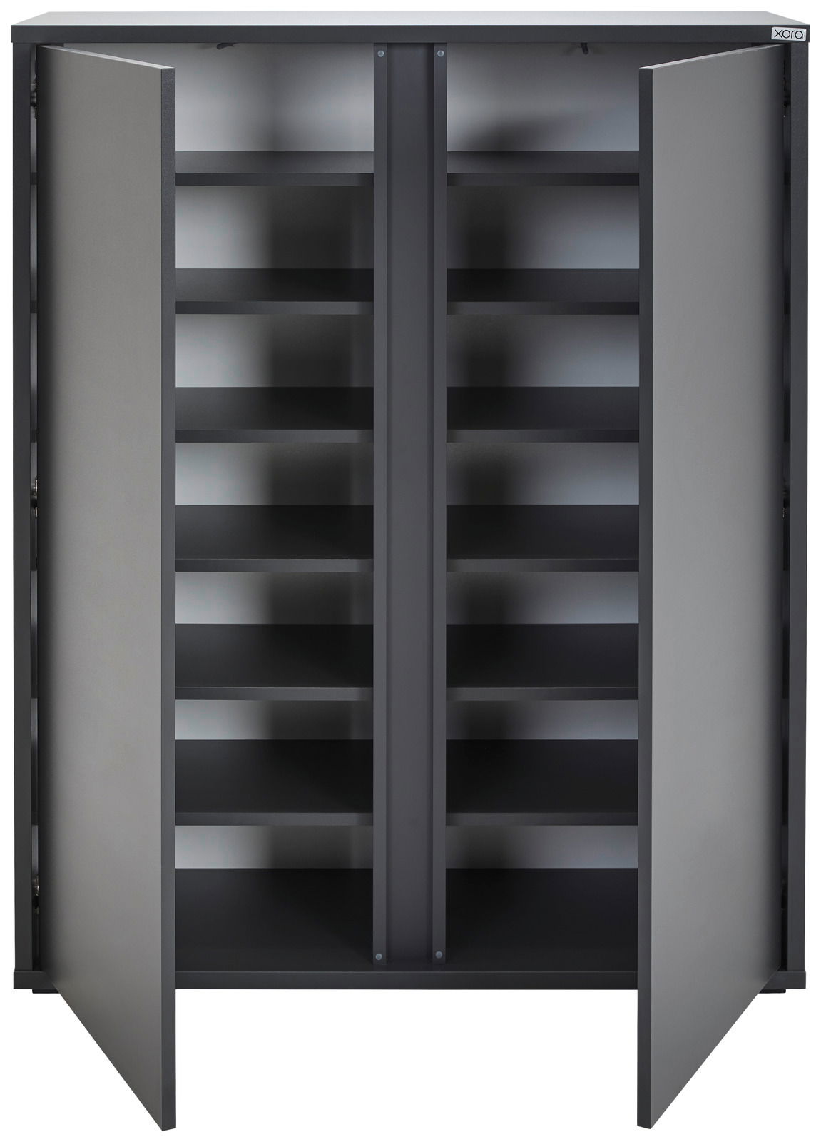 Moderner Schuhschrank mit offenen Türen, frontal betrachtet, zeigt mehrere Regalböden zur Aufbewahrung.