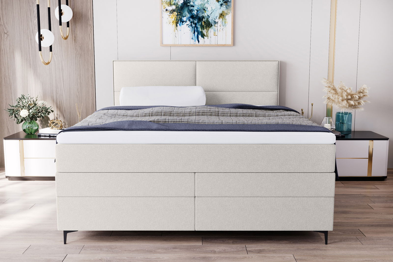 Frontale Ansicht eines eleganten Boxspringbetts mit hellem Stoffbezug, flankiert von modernen Nachttischen und stilvoller Dekoration.