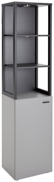 Moderne Vitrine mit schwarzem Metallrahmen und grauem Unterschrank, frontal betrachtet.