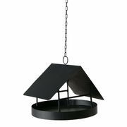 Vogelfutterstation Solto, H 22, aus schwarzem Metall, hängend an einer Kette, seitliche Perspektive