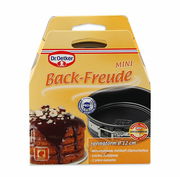 Verpackung der Dr. Oetker Mini Back-Freude Springform 12 cm, Vorderansicht mit Bild einer Schokoladentorte und der Springform.