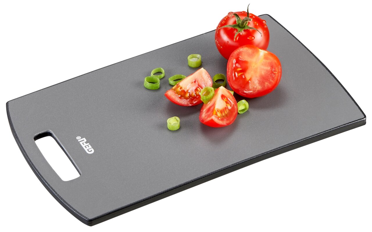 Schneidbrett Levoro 24x15cm mit Tomaten und Frühlingszwiebeln, seitliche Perspektive