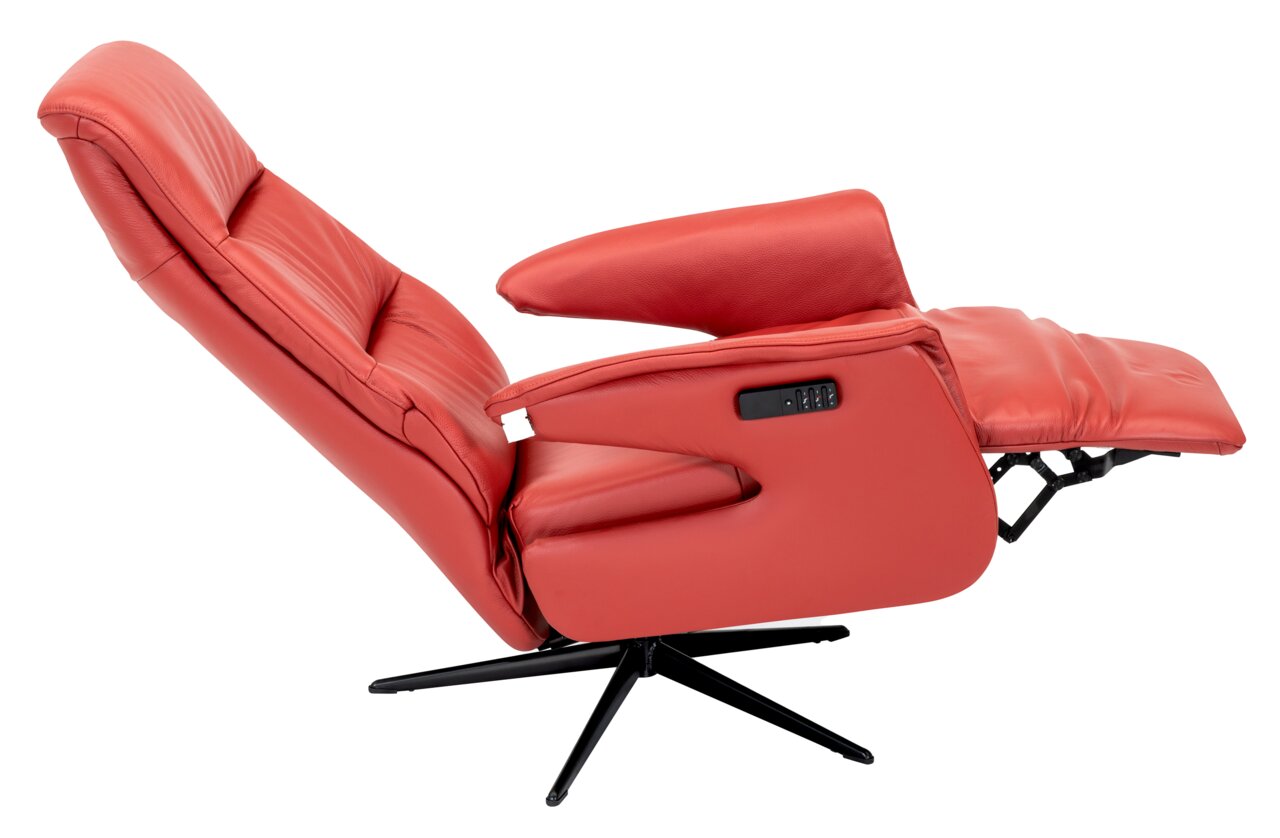 Welnova Relaxfauteuil 8102 SLIMLINE 2.0 Zijaanzicht van een rode relaxfauteuil Welnova 8102 SLIMLINE 2.0 met uitgeklapt voetgedeelte en zwarte draaivoet.