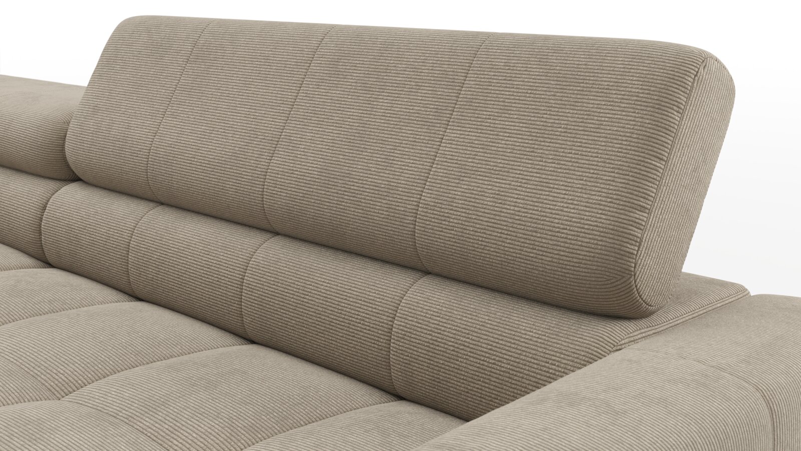Nahaufnahme eines beigen, gerippten Stoffsofas mit gepolsterter, segmentierter Rückenlehne, Ansicht schräg von vorne
