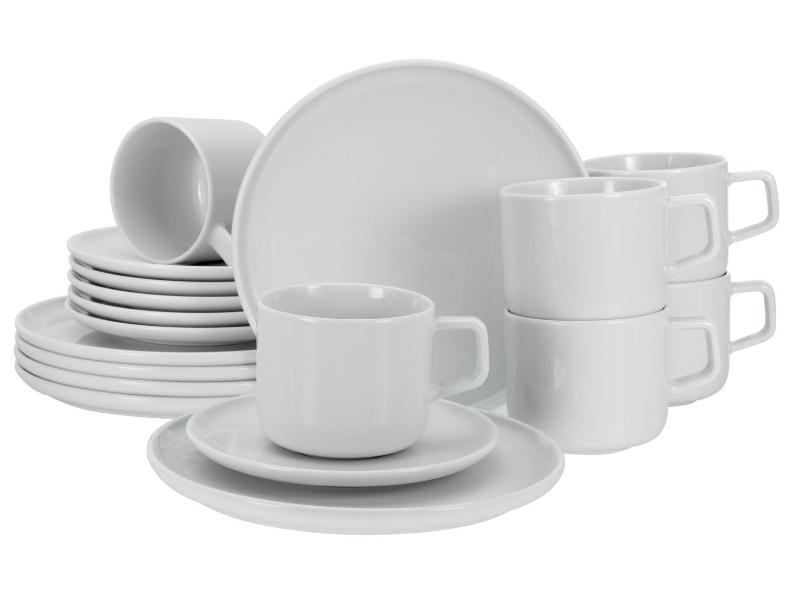 Creatable Kaffeeservice 18-tlg CHEF COLLECTION Weißes Porzellan-Geschirrset mit Tassen, Untertassen und Tellern, frontal in leichter Schrägansicht vor weißem Hintergrund