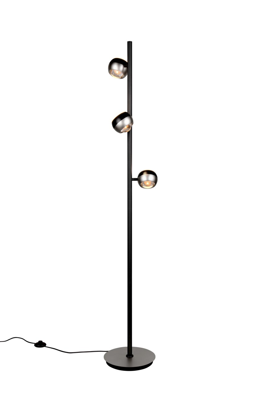 Moderne Stehleuchte mit drei verstellbaren Leuchtköpfen in mattem Schwarz und Metalloptik, seitliche Perspektive.