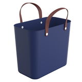 Dunkelblaue Multibag Style 25l mit braunen Griffen, seitliche Perspektive